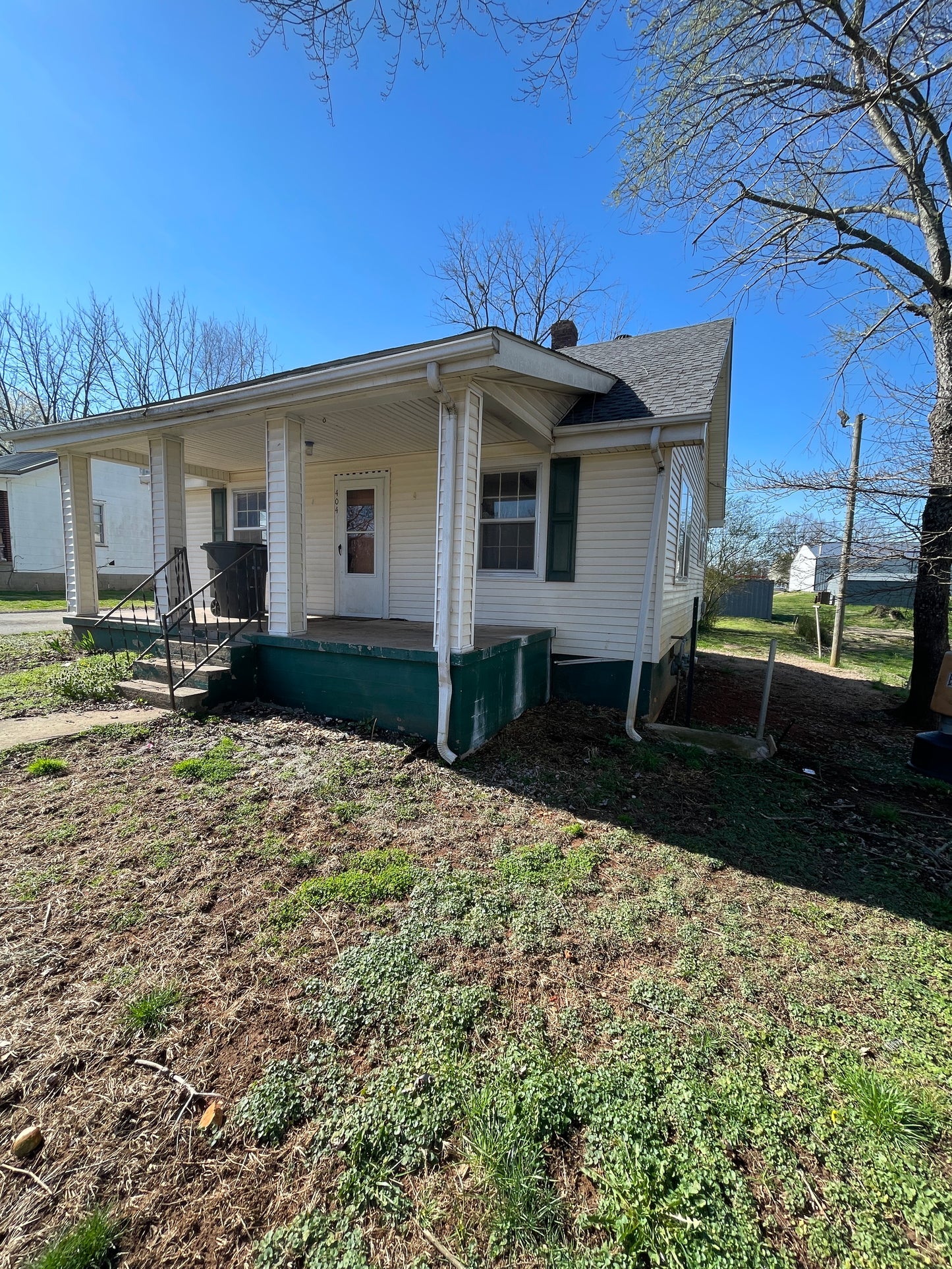 404 Owens St, Cave City, KY 42127