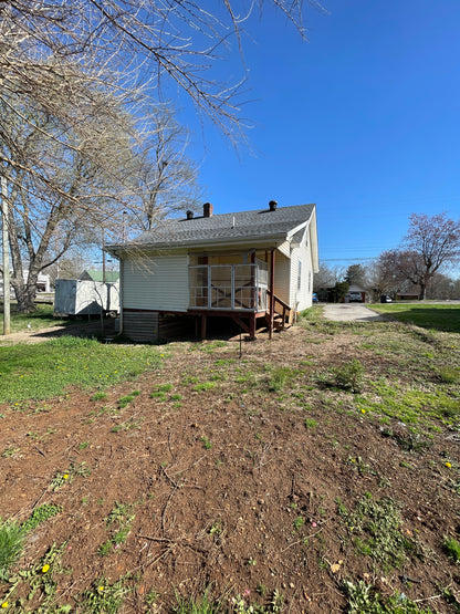 404 Owens St, Cave City, KY 42127